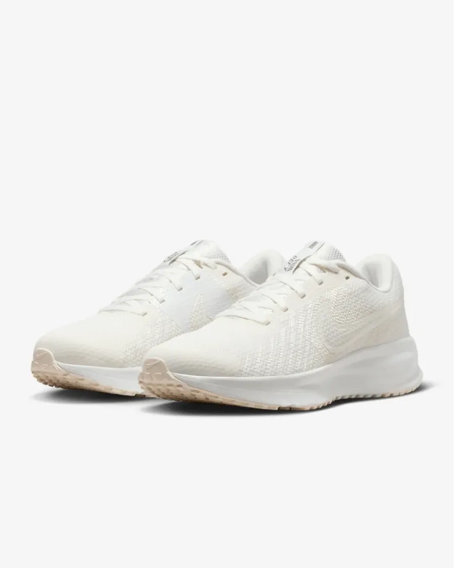 Кросівки Nike Run Defy HM9593-107