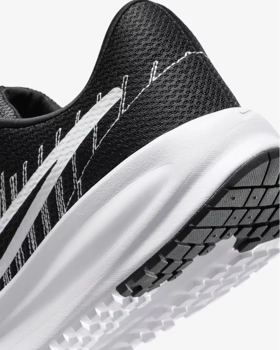 Кросівки Nike Run Defy HM9594-004
