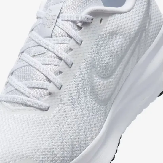 Кросівки Nike Run Defy HM9594-100