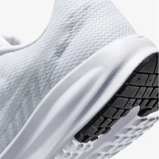 Кросівки Nike Run Defy HM9594-100