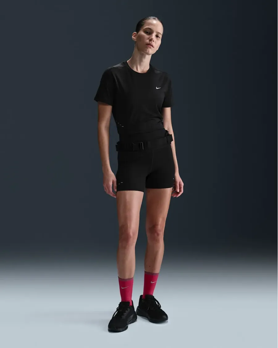 Футболка Nike Swift Dri-FIT HM9698-010