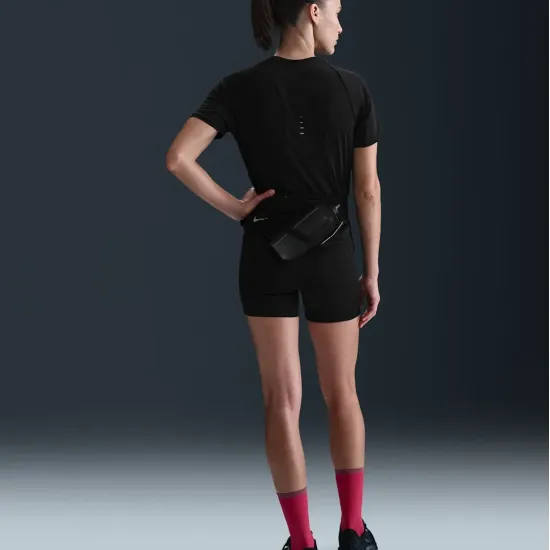 Футболка Nike Swift Dri-FIT HM9698-010