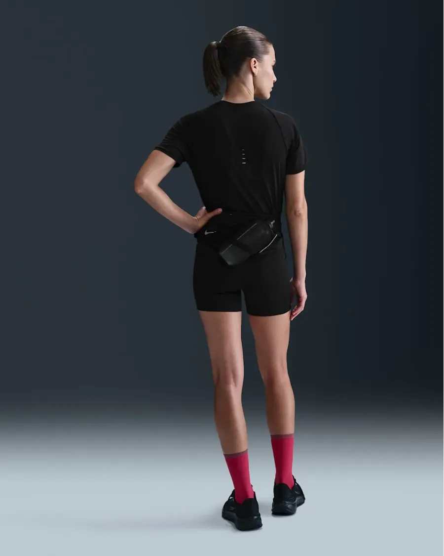 Футболка Nike Swift Dri-FIT HM9698-010