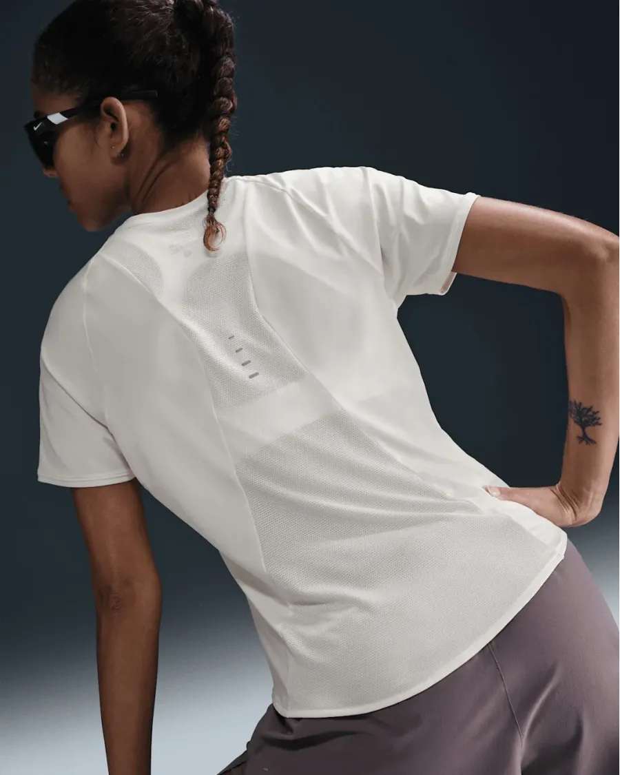 Футболка Nike Swift Dri-FIT HM9698-133