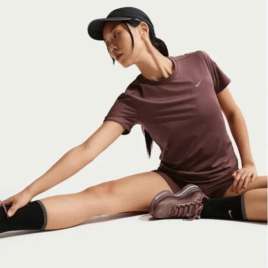 Футболка Nike Swift Dri-FIT HM9698-502