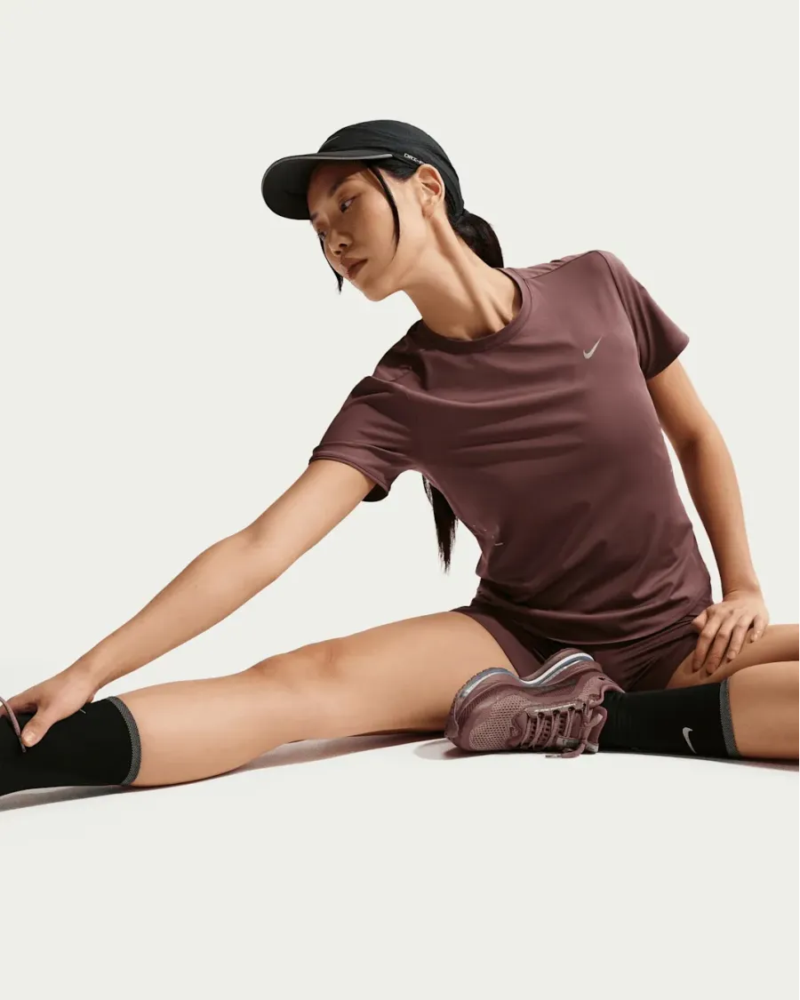 Футболка Nike Swift Dri-FIT HM9698-502