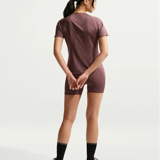 Футболка Nike Swift Dri-FIT HM9698-502