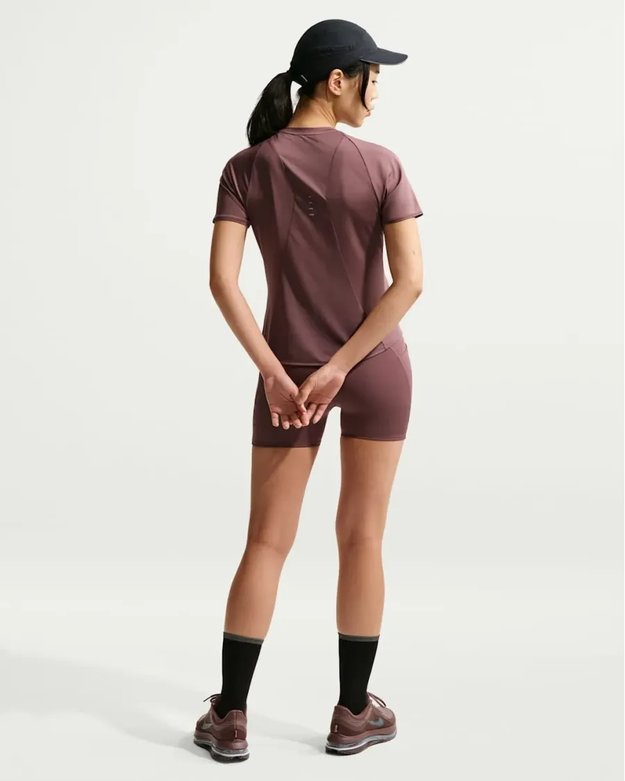 Футболка Nike Swift Dri-FIT HM9698-502