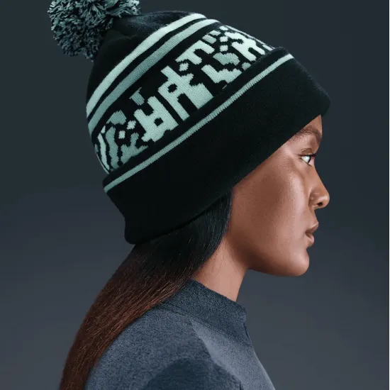 Шапка Nike Peak Outdoor HQ0355-010