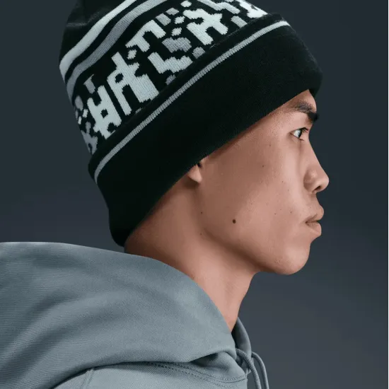 Шапка Nike Peak Outdoor HQ0355-010