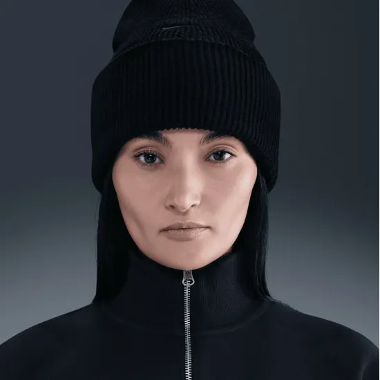 Шапка Nike Peak HQ0368-010