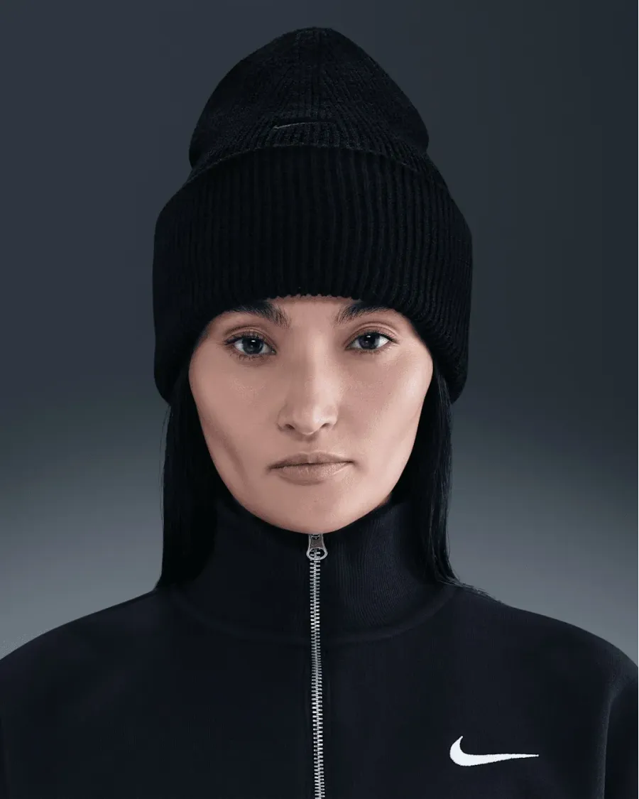 Шапка Nike Peak HQ0368-010