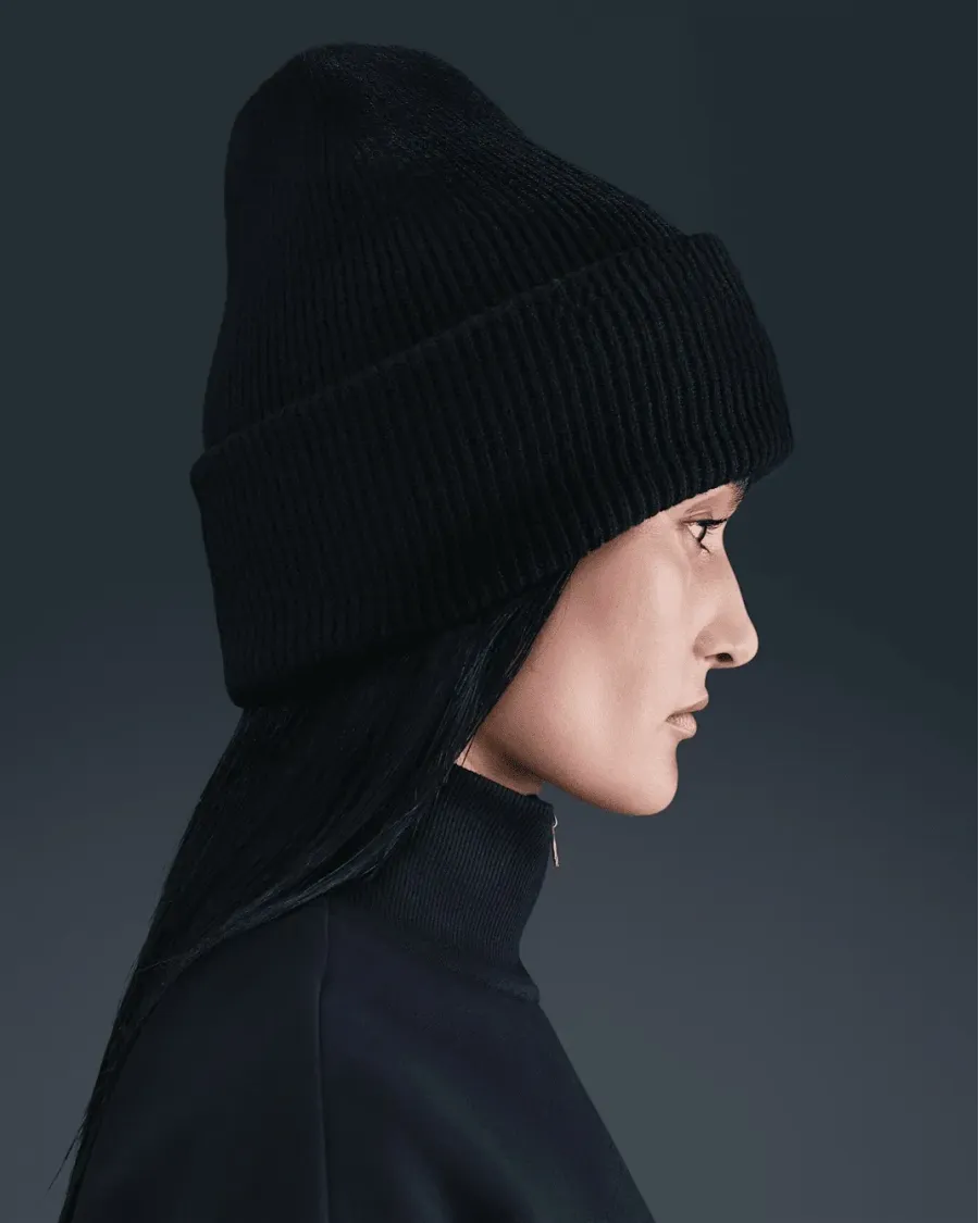 Шапка Nike Peak HQ0368-010