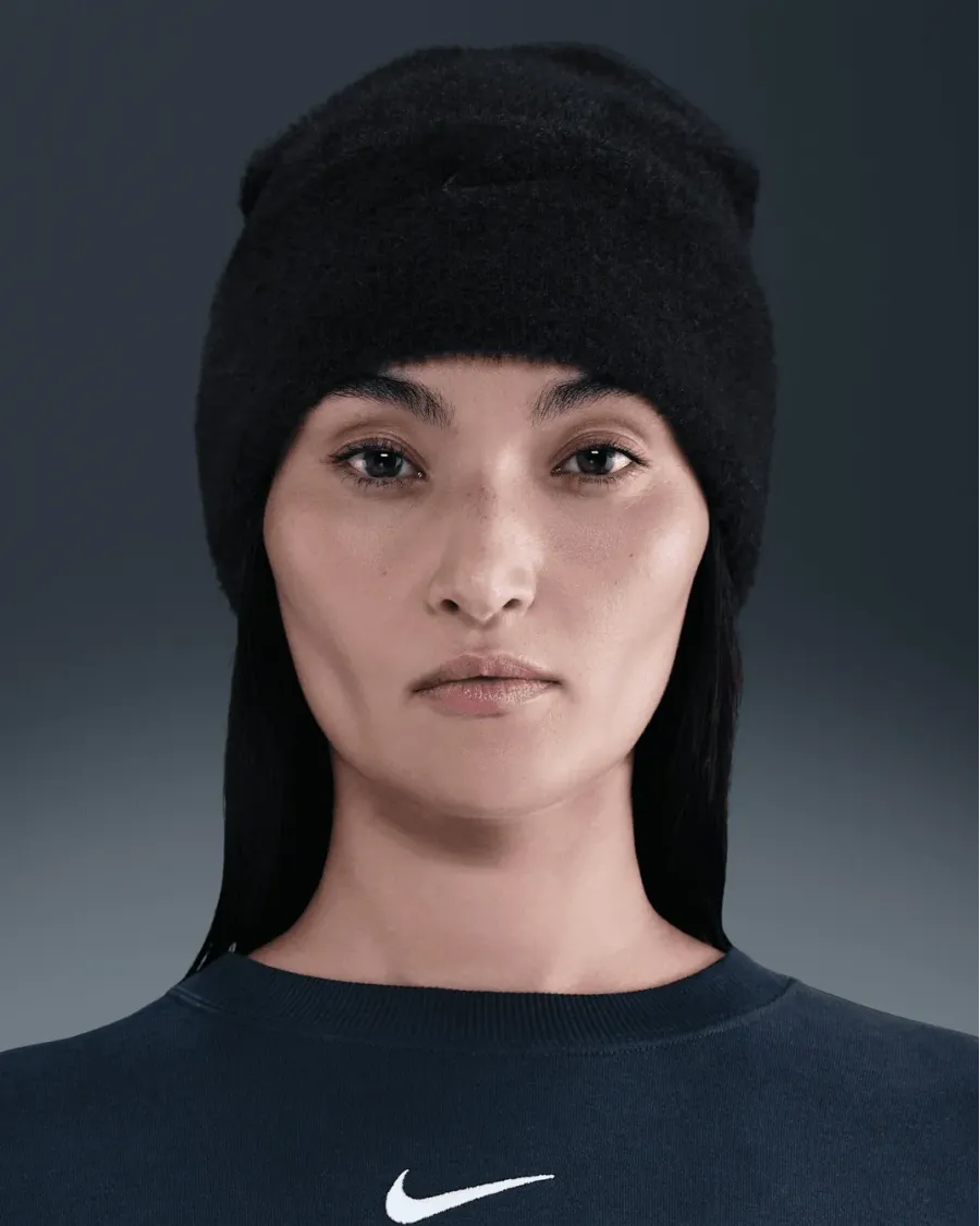 Шапка Nike Peak Cozy HQ0369-010