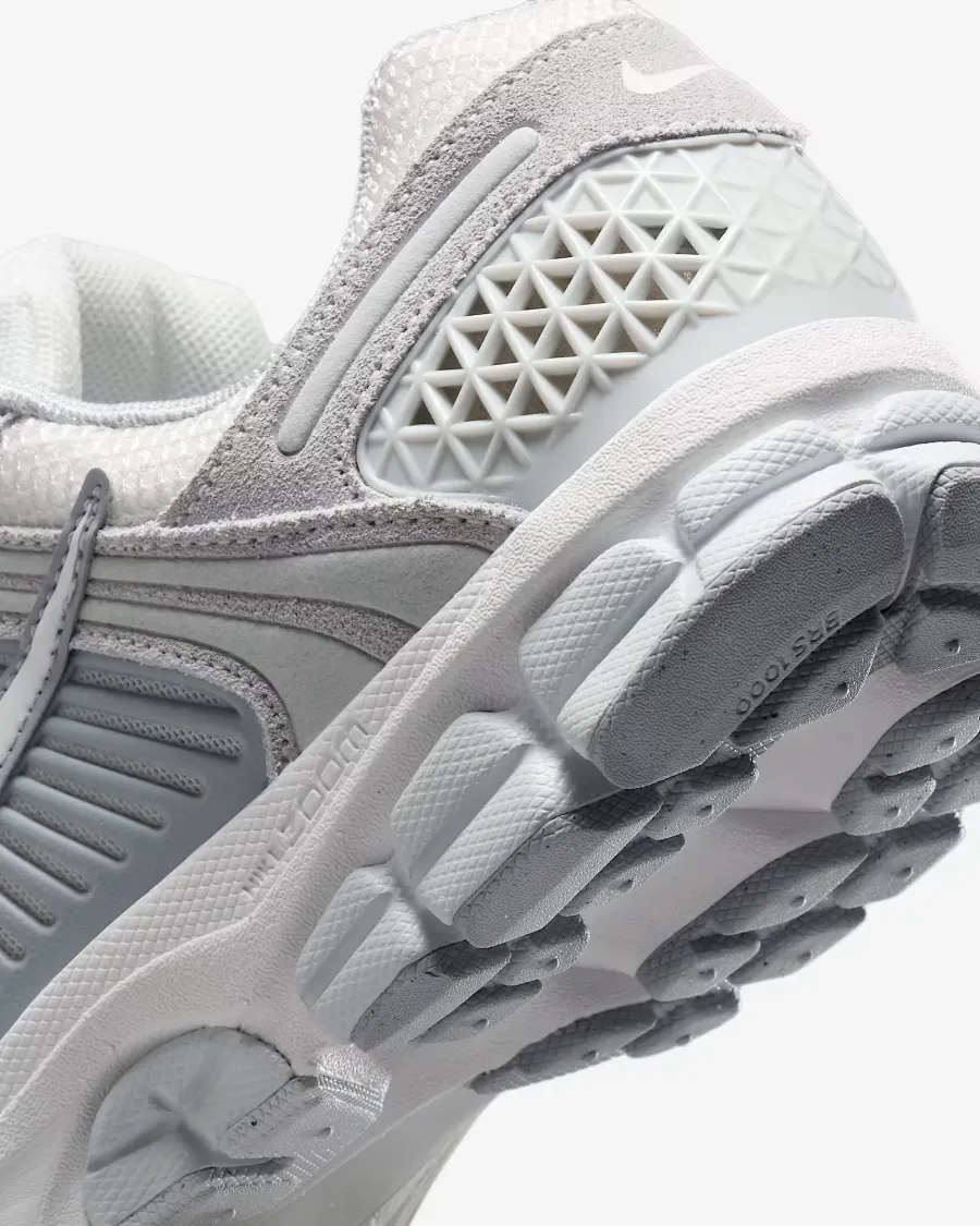 Кросівки Nike Zoom Vomero 5 HQ0458-001