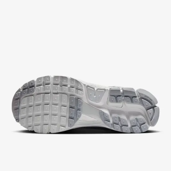Кросівки Nike Zoom Vomero 5 HQ0458-001