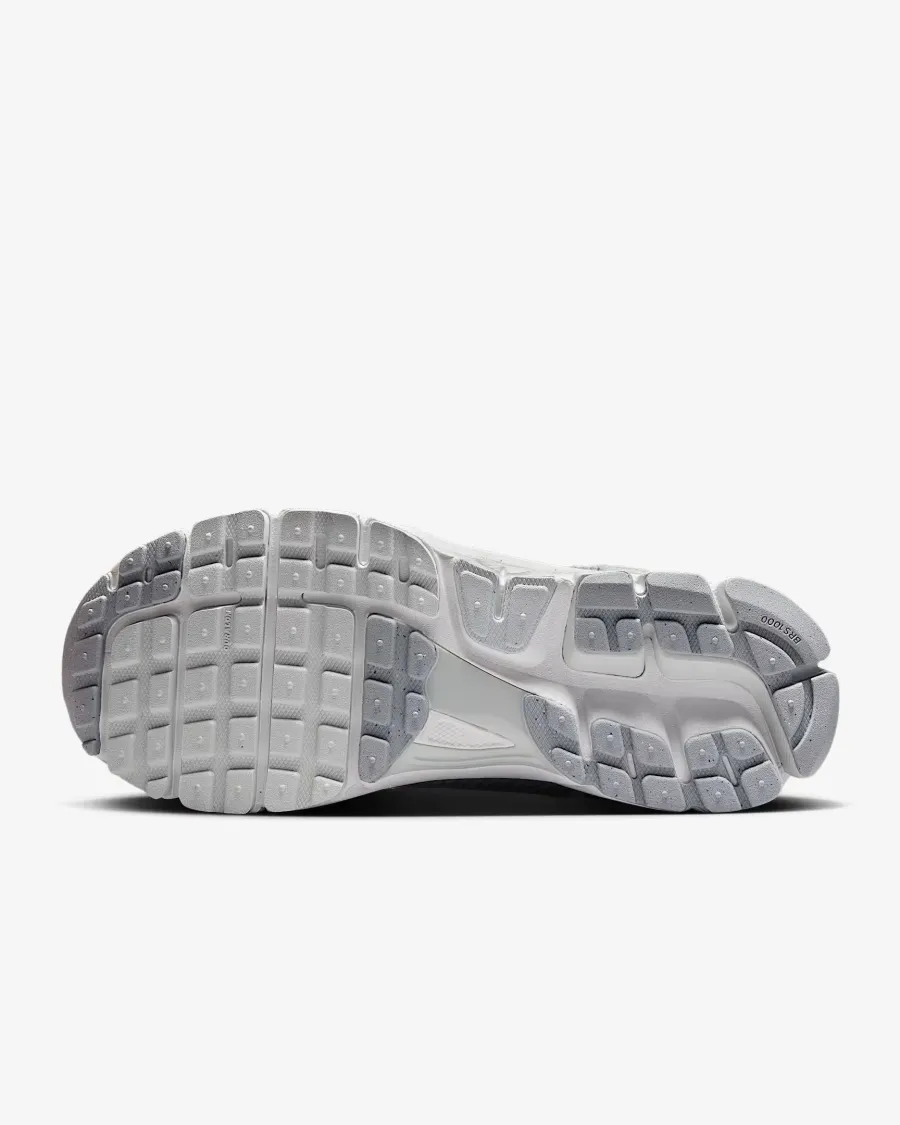 Кросівки Nike Zoom Vomero 5 HQ0458-001