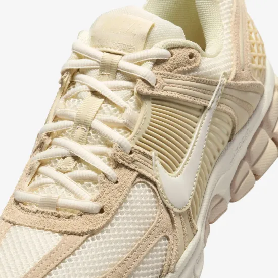 Кросівки Nike Zoom Vomero 5 HQ0458-200