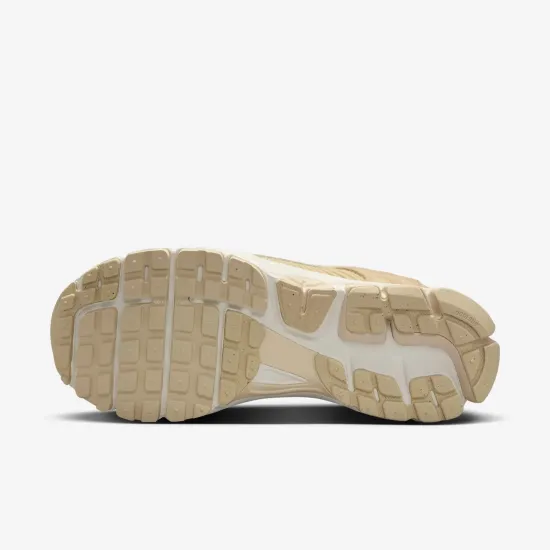 Кросівки Nike Zoom Vomero 5 HQ0458-200