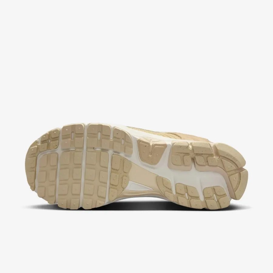 Кросівки Nike Zoom Vomero 5 HQ0458-200