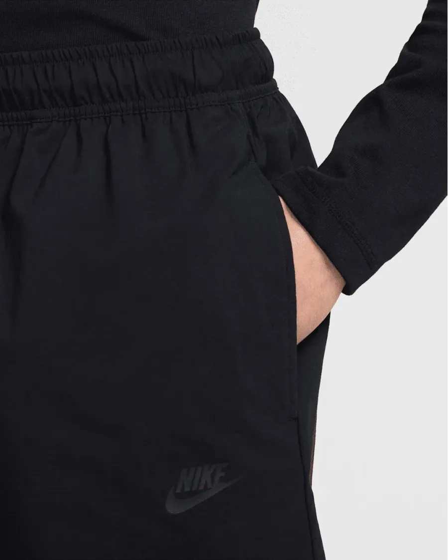 Шорти Nike Tech Woven HQ0470-010