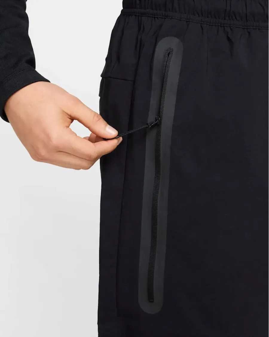 Шорти Nike Tech Woven HQ0470-010