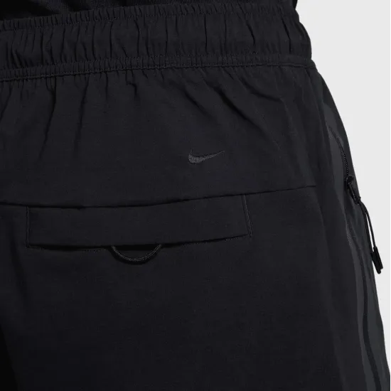 Шорти Nike Tech Woven HQ0470-010