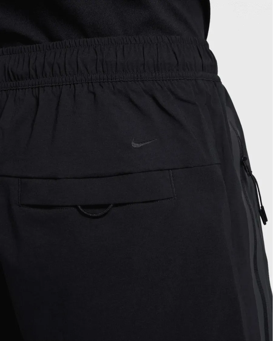 Шорти Nike Tech Woven HQ0470-010