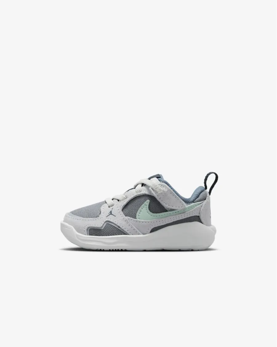 Кросівки Nike Air Jordan CMFT Era HQ0508-003