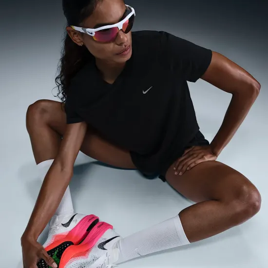 Футболка Nike Tempo Dri-FIT SS Top HQ0648-010