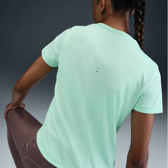 Футболка Nike Tempo Dri-FIT SS Top HQ0648-353