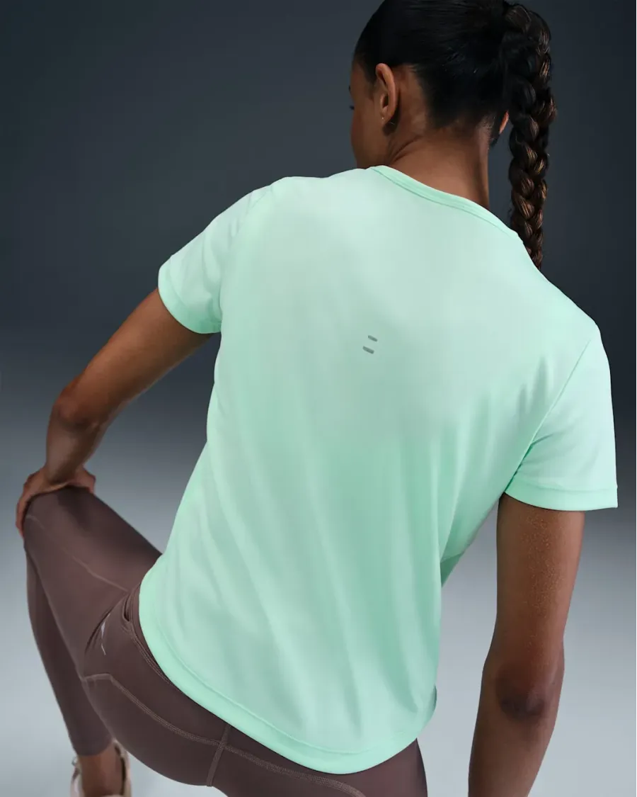 Футболка Nike Tempo Dri-FIT SS Top HQ0648-353