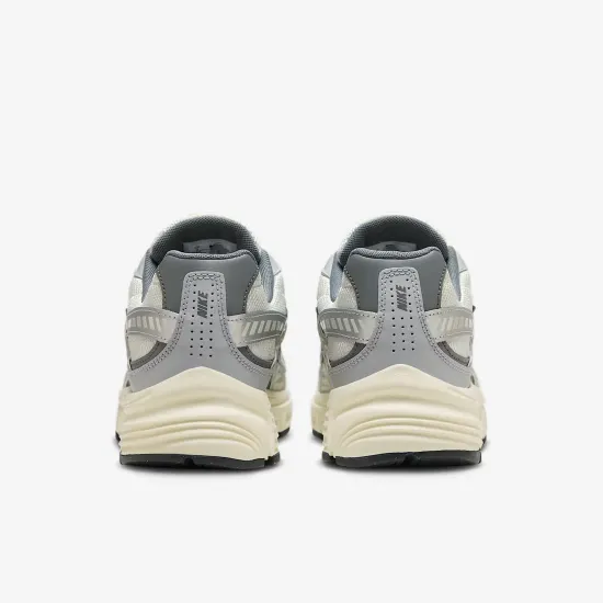 Кросівки Nike Initiator HQ1179-001