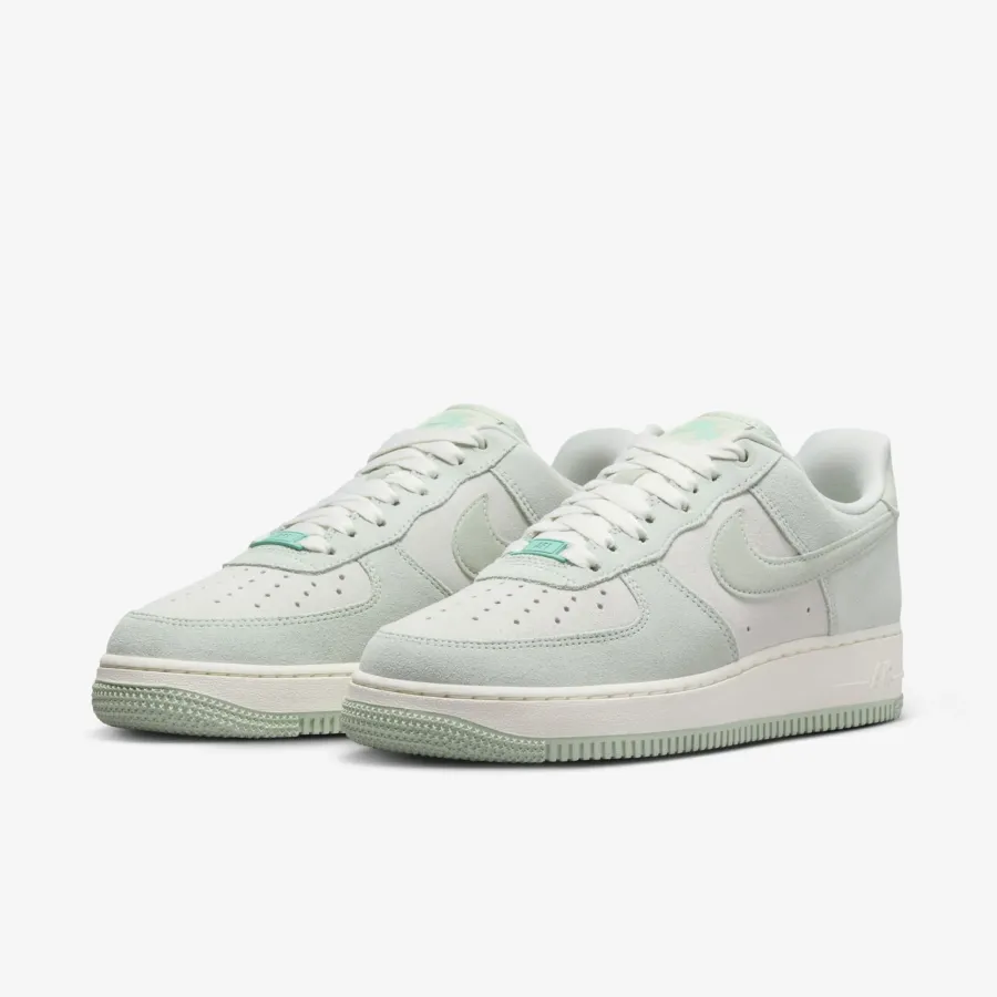 Кросівки Nike Air Force 1 Low '07 SE HQ1497-099