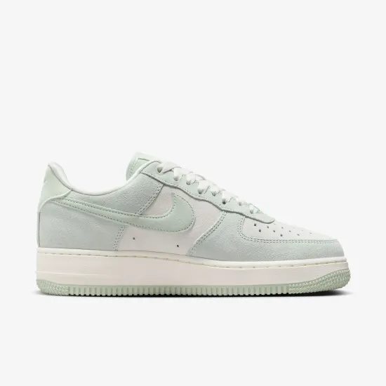 Кросівки Nike Air Force 1 Low '07 SE HQ1497-099