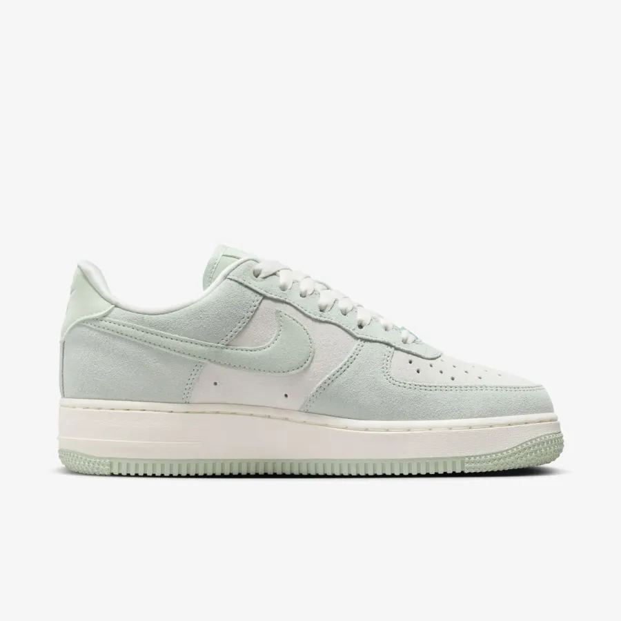 Кросівки Nike Air Force 1 Low '07 SE HQ1497-099