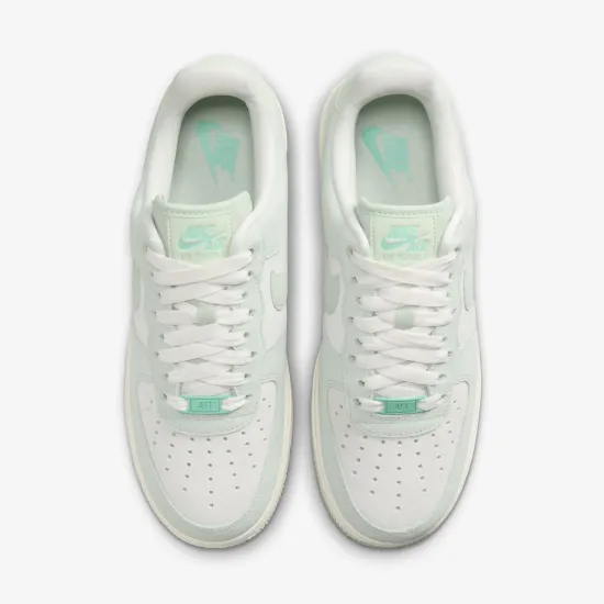 Кросівки Nike Air Force 1 Low '07 SE HQ1497-099