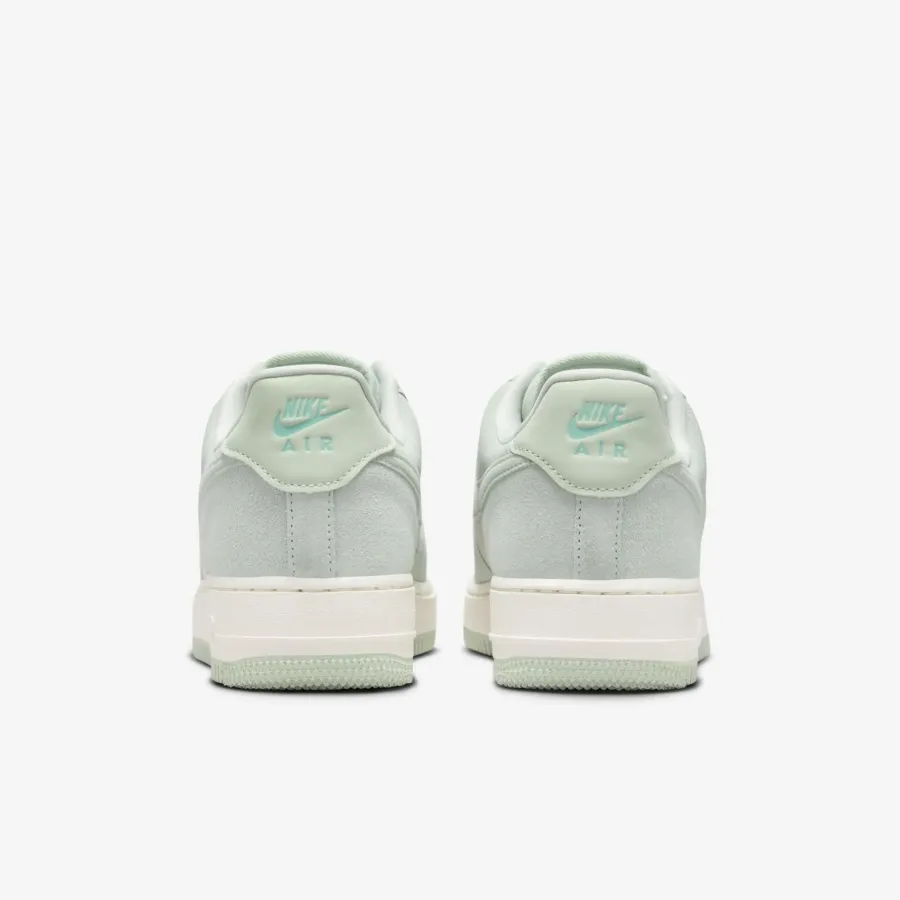 Кросівки Nike Air Force 1 Low '07 SE HQ1497-099