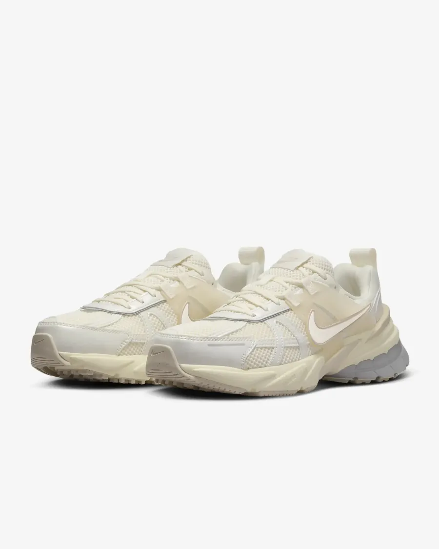 Кросівки Nike V2K Run HQ1512-110