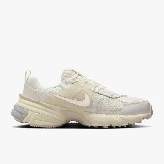 Кросівки Nike V2K Run HQ1512-110