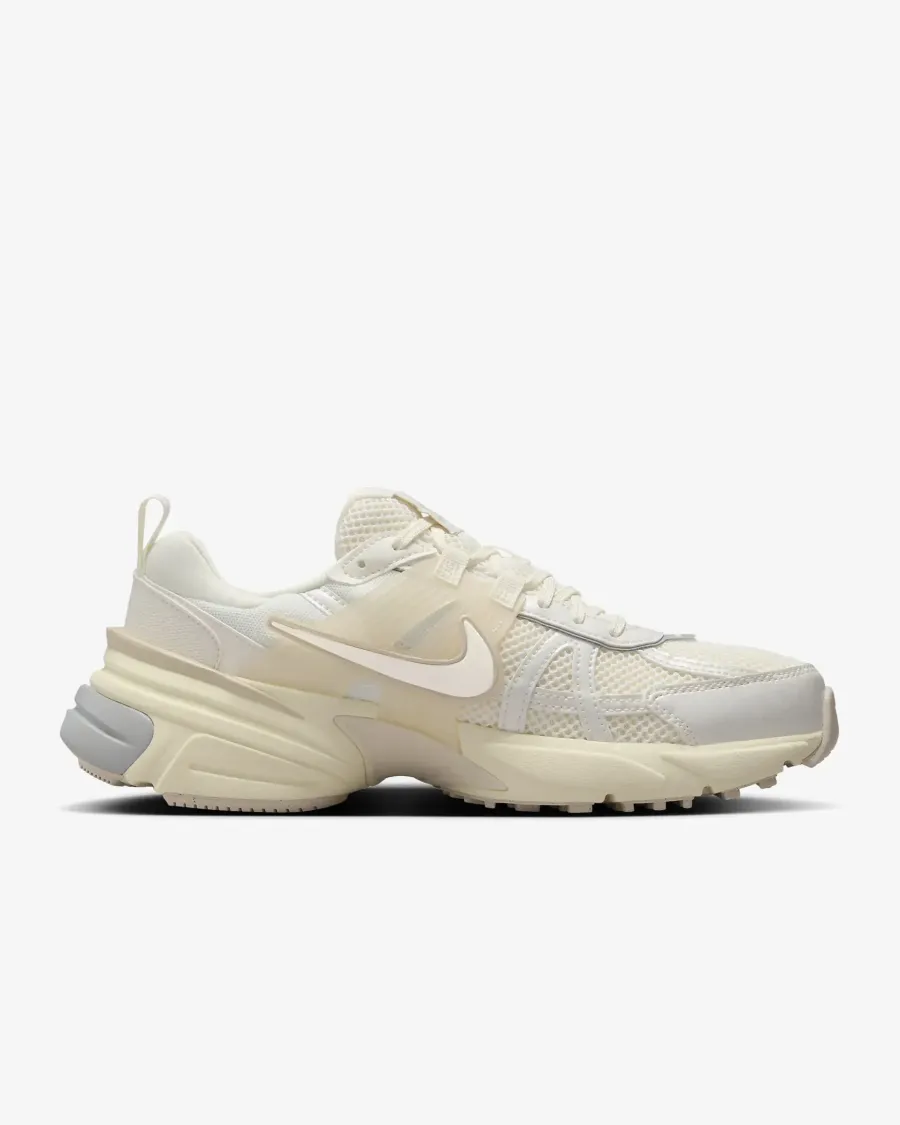 Кросівки Nike V2K Run HQ1512-110