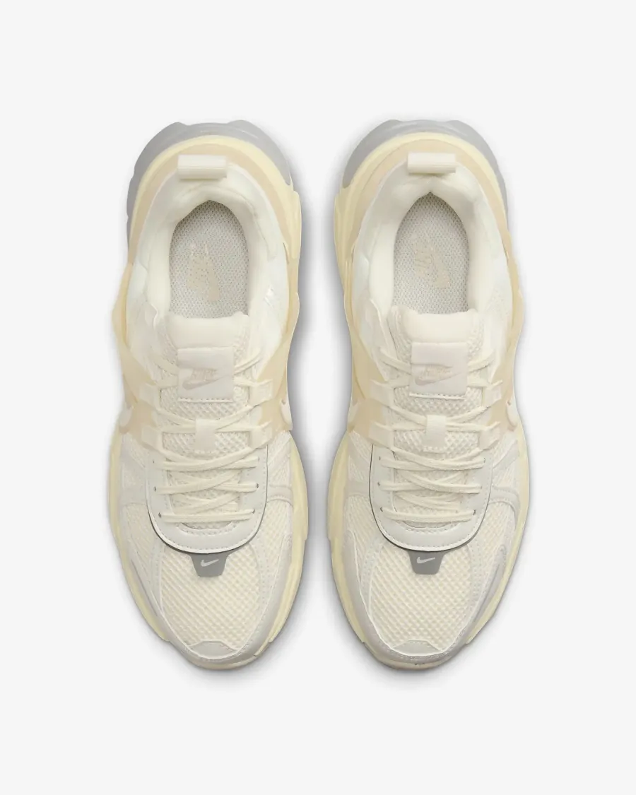 Кросівки Nike V2K Run HQ1512-110