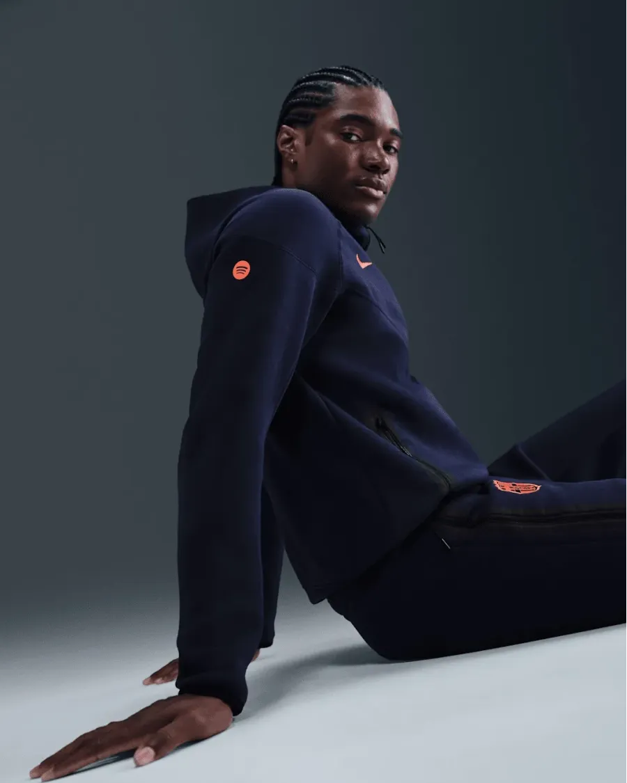 Кофта Nike FC Barcelona Tech Fleece Windrunner HQ1829-411