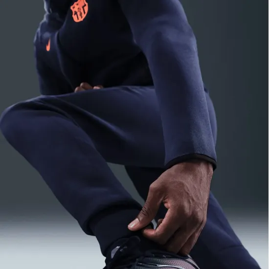 Штани Nike FC Barcelona Tech Fleece HQ1901-410