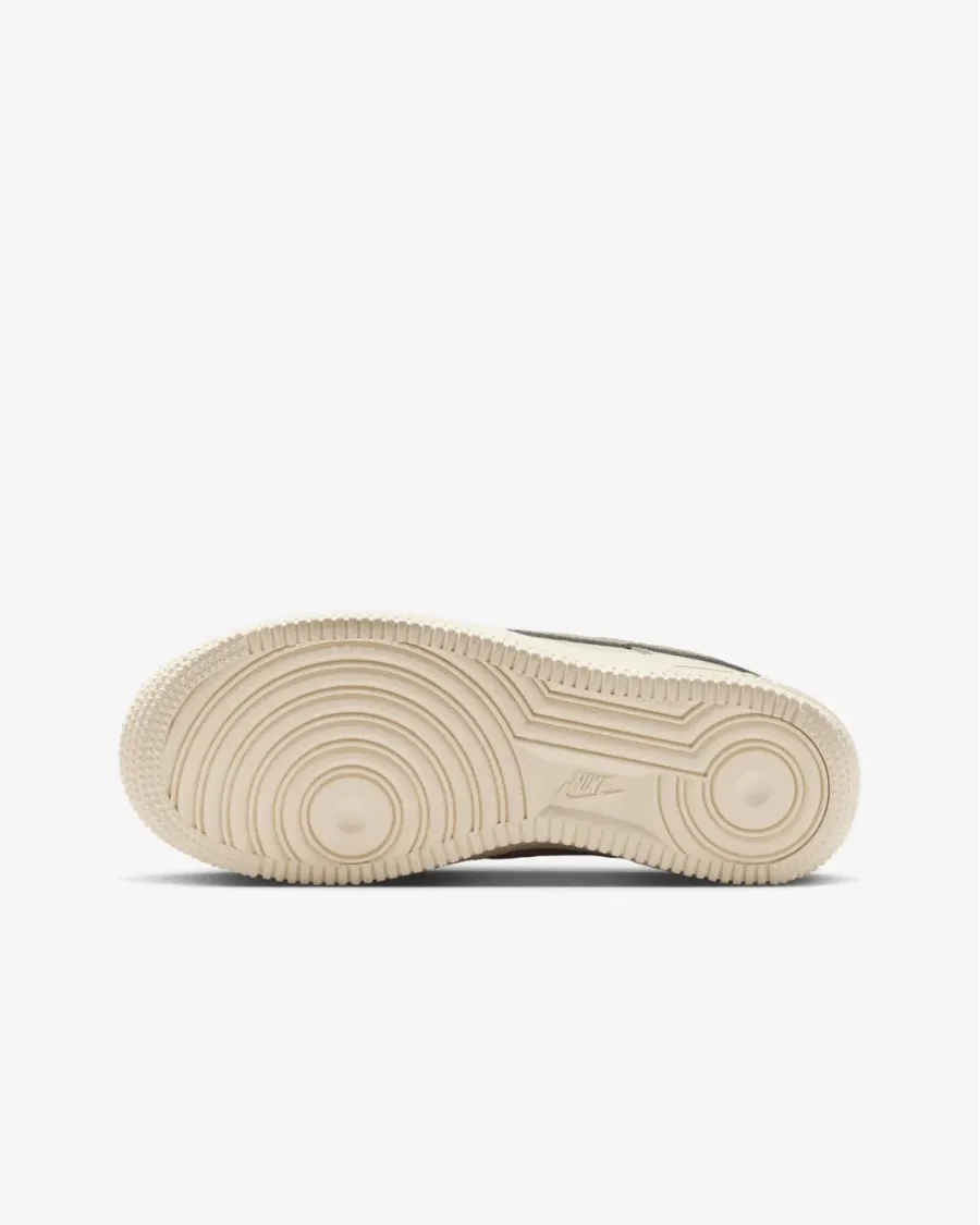 Кросівки Nike Air Force 1 LV8 1 BG EE HQ1907-100