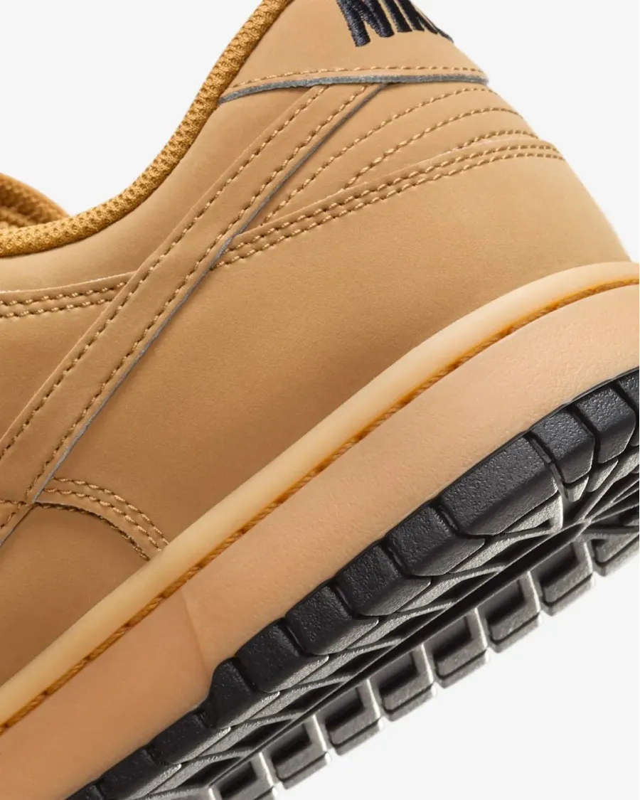 Кросівки Nike Dunk Low Retro SE HQ1932-700