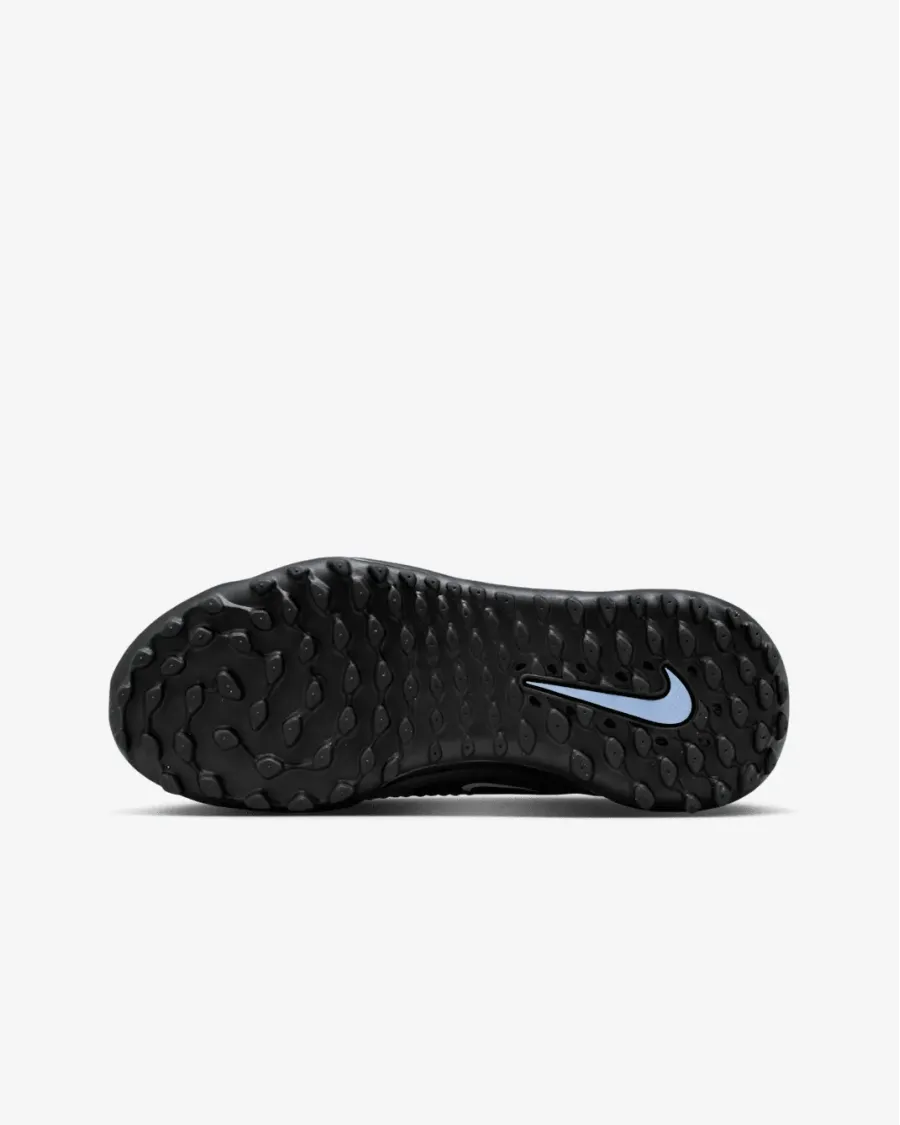 Сороконіжки Nike Phantom 6 Low Academy TF HQ2038-003