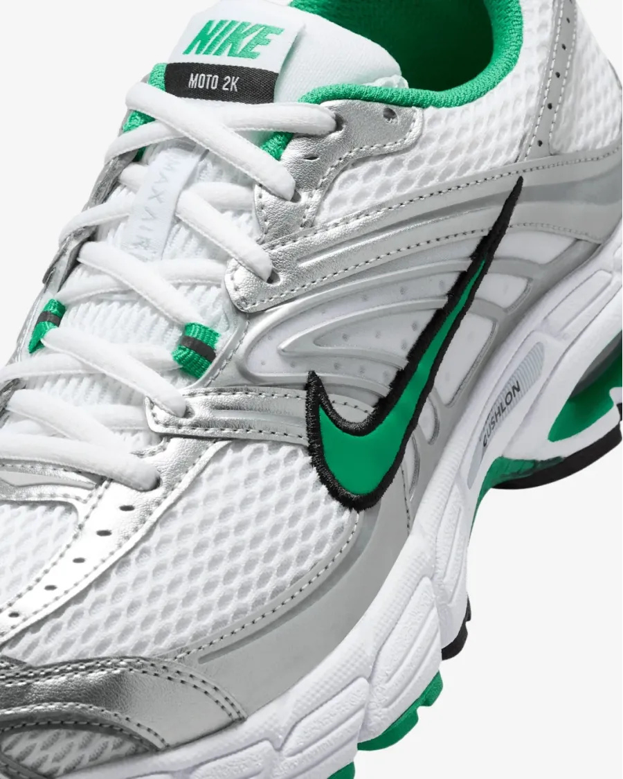 Кросівки Nike Air Max Moto 2K HQ2056-102
