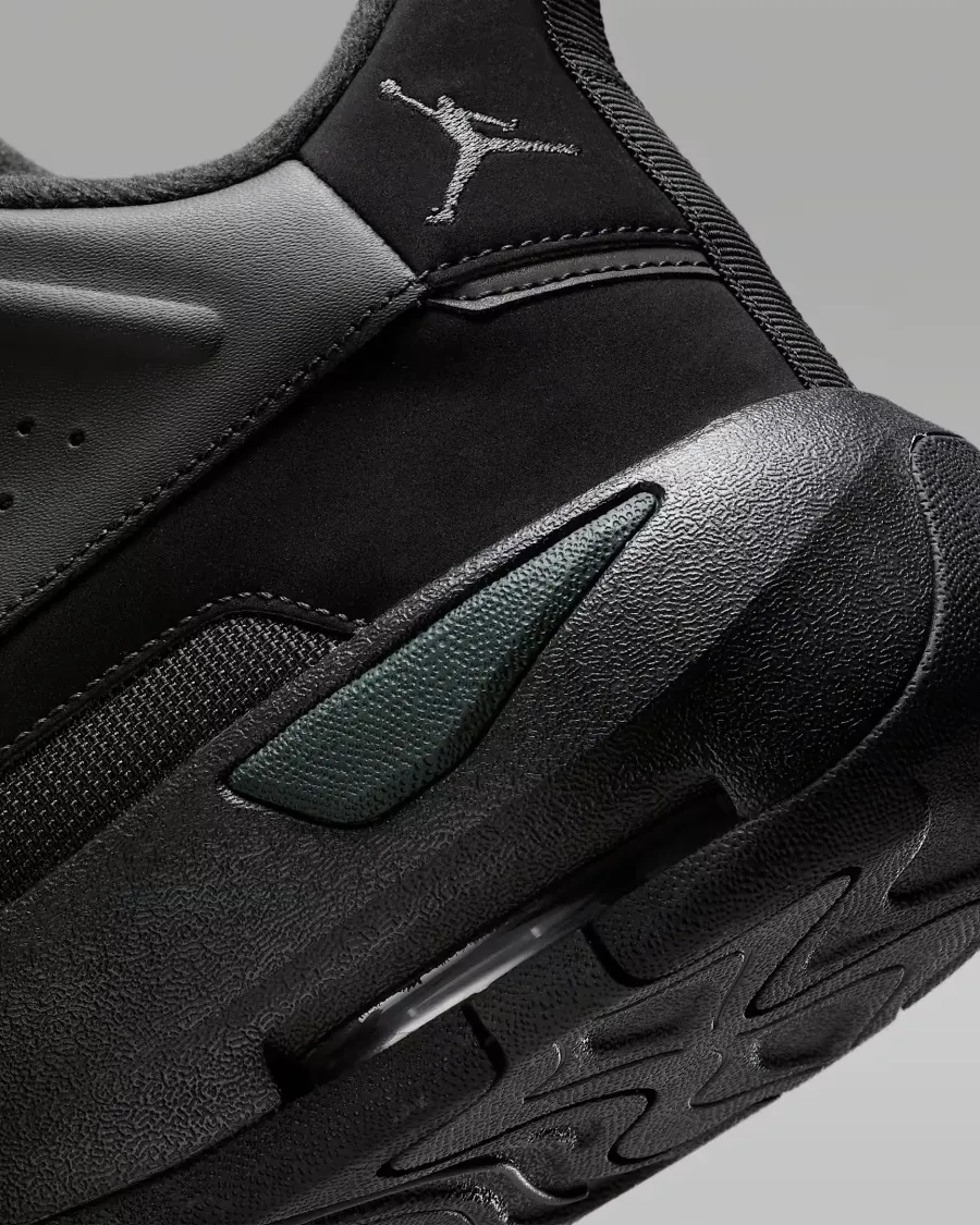 Кросівки Nike Air Jordan Max Aura 7 HQ2091-001