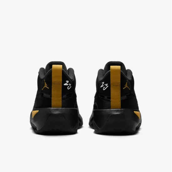 Кросівки Nike Air Jordan Max Aura 7 HQ2091-007